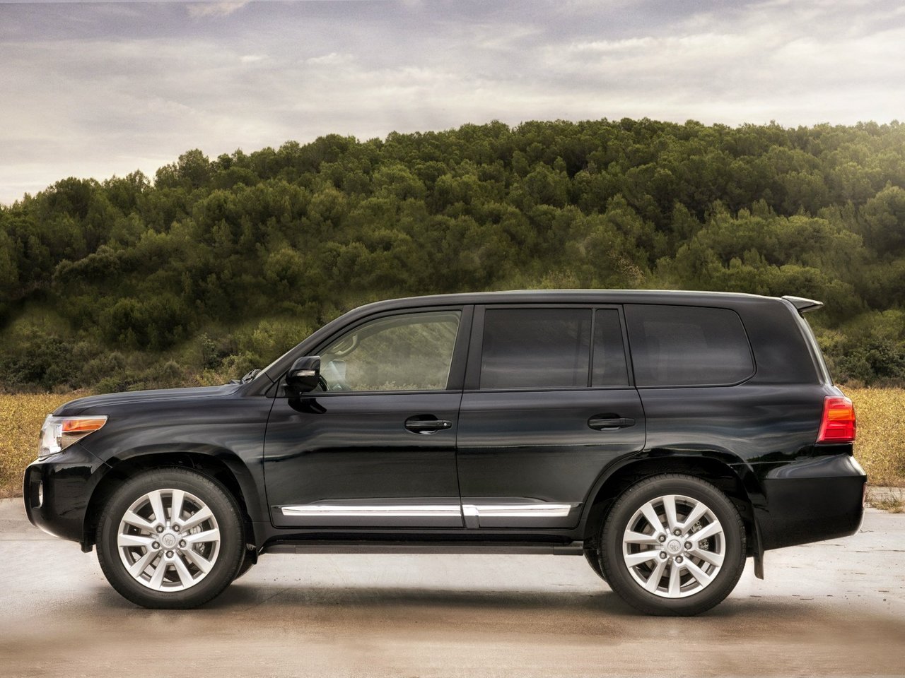 Toyota Land Cruiser 200 Series Рестайлинг 1