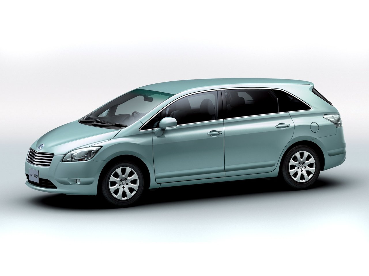 Toyota Mark X ZiO Компактвэн