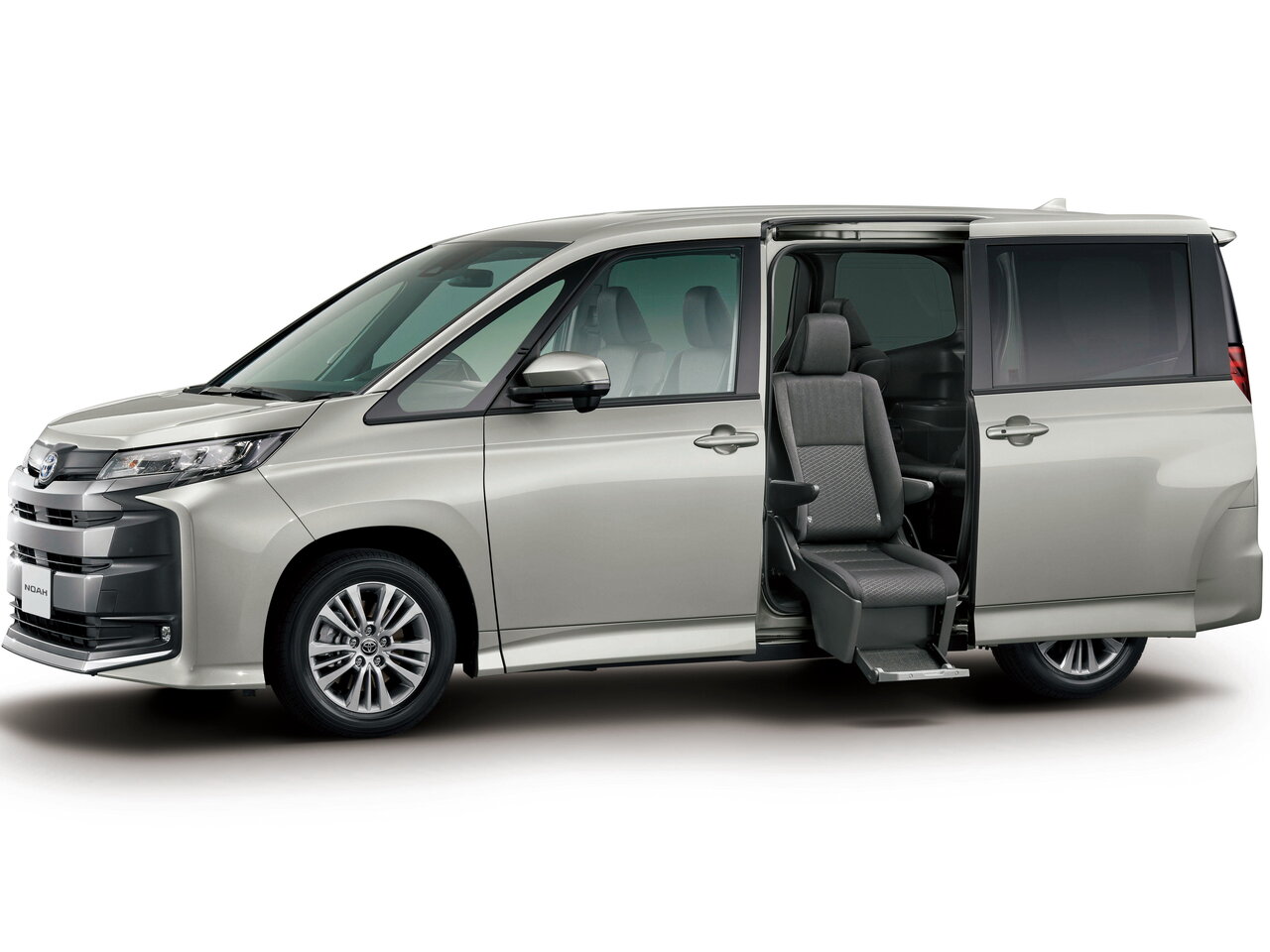 Toyota Noah IV (R90)