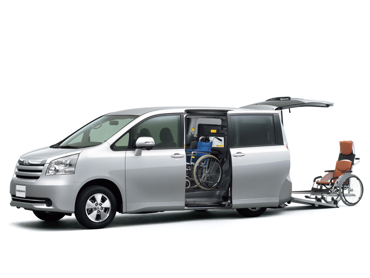 Toyota Noah II (R70)
