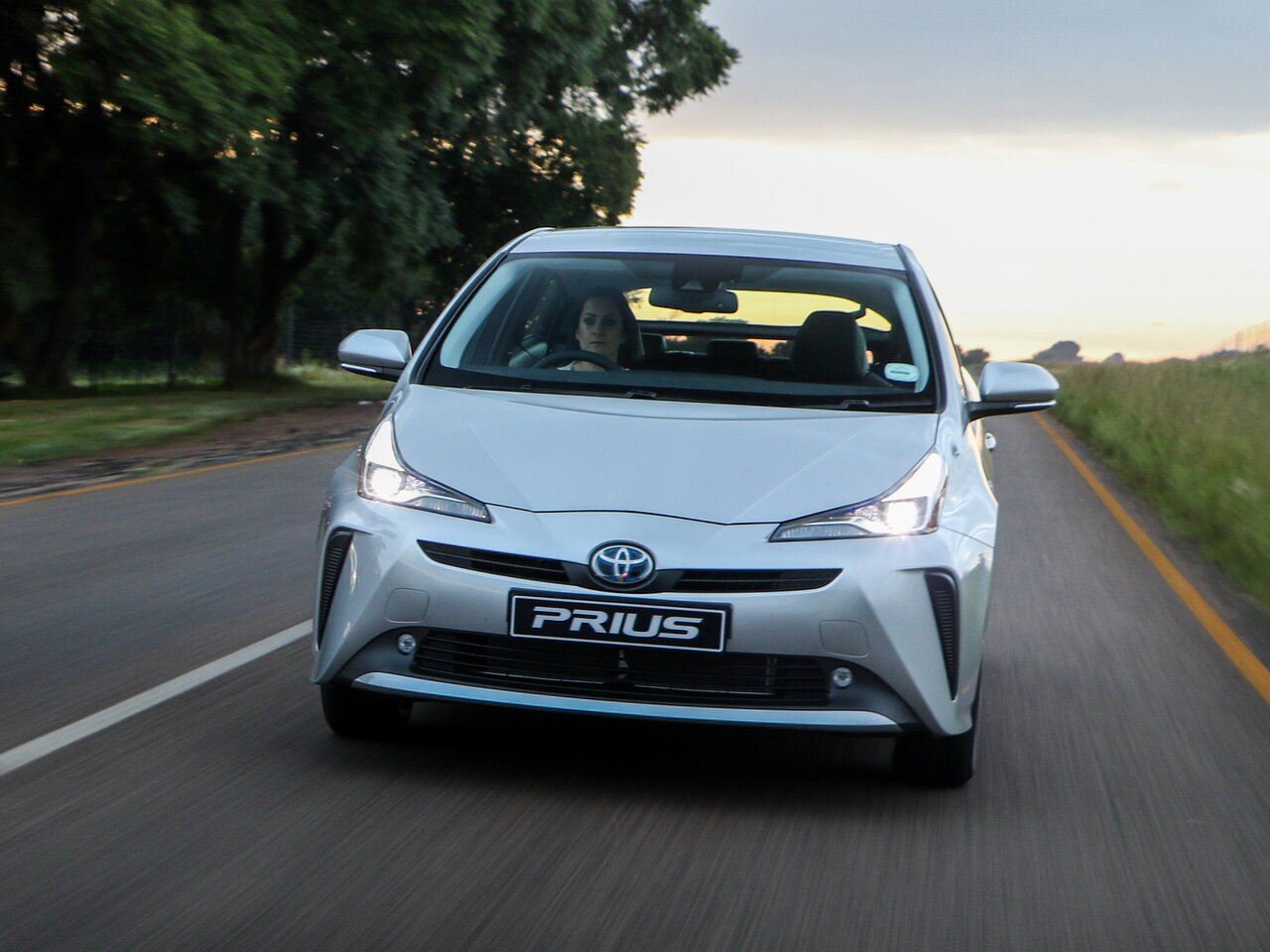 Toyota Prius IV Рестайлинг (XW50)