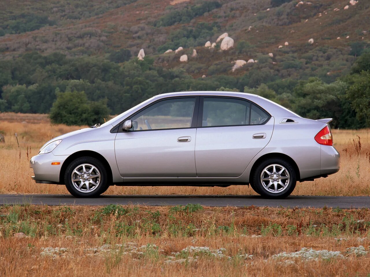 Toyota Prius I Рестайлинг (XW10)