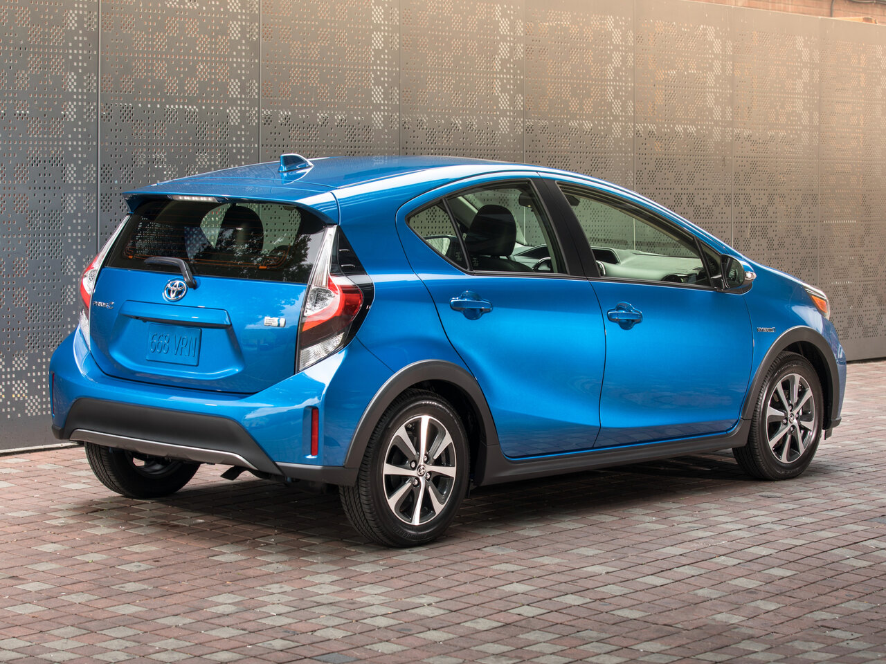 Toyota Prius c I Рестайлинг 2