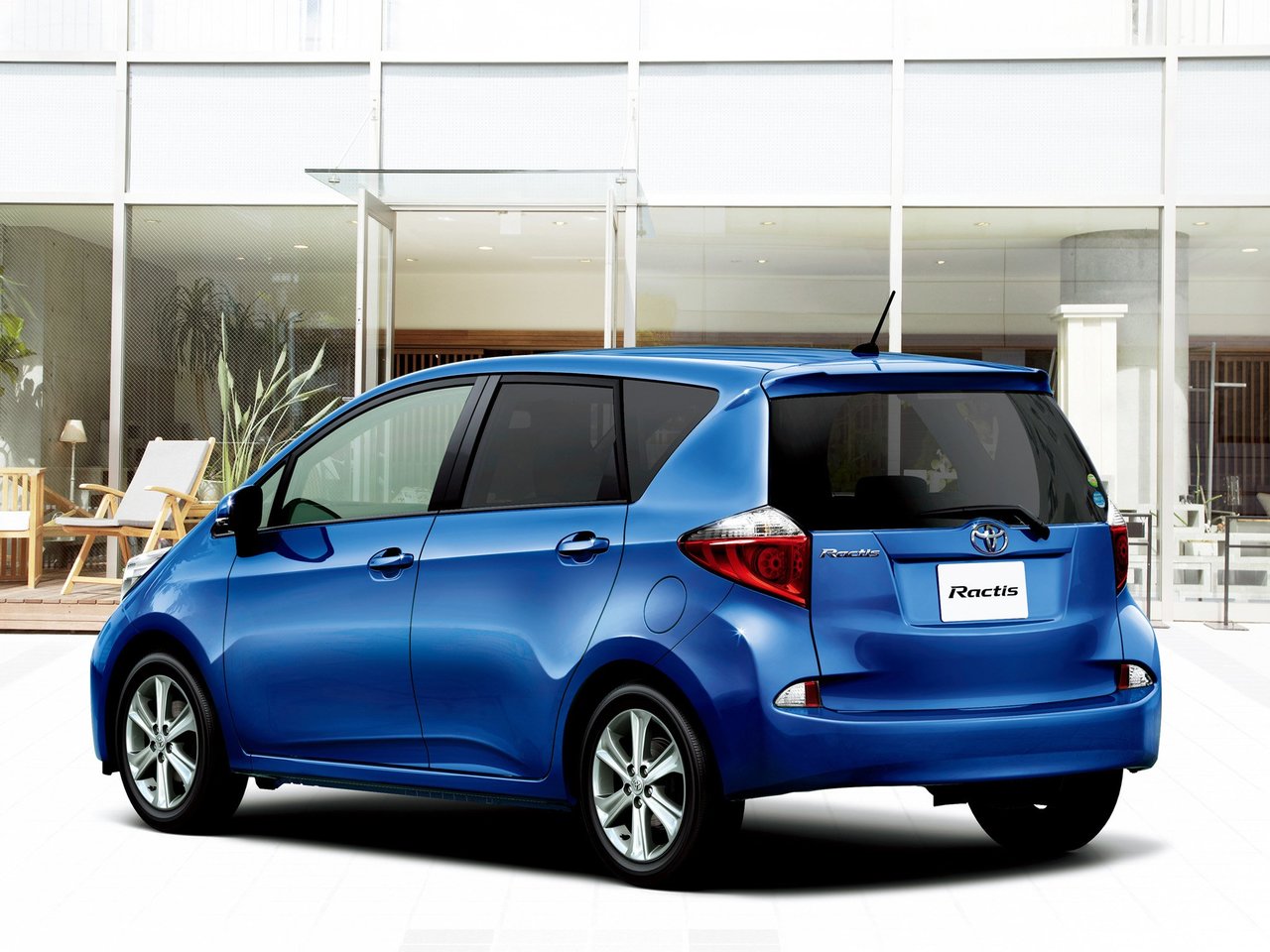 Toyota Ractis II