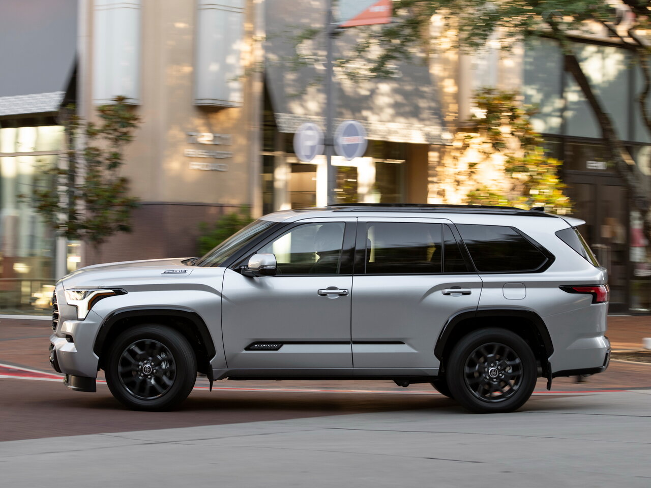 Toyota Sequoia III