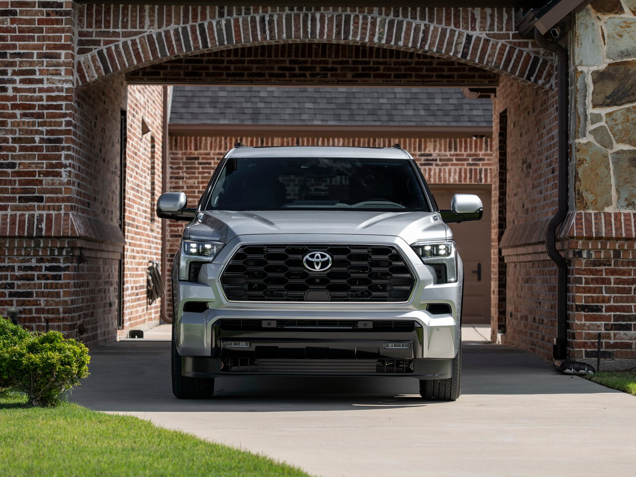 Toyota Sequoia III