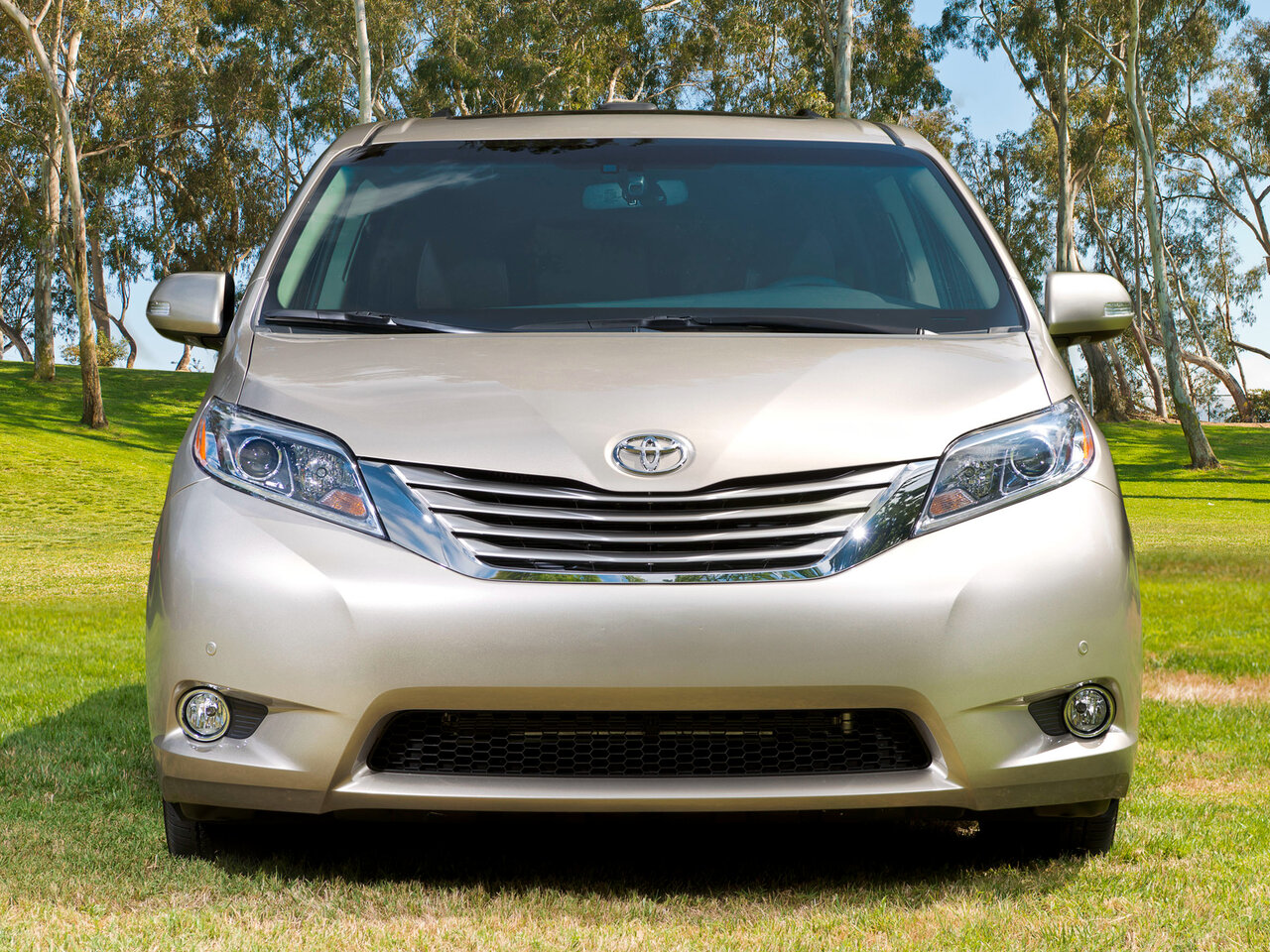 Toyota Sienna III Рестайлинг