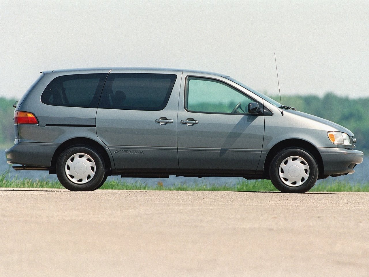 Toyota Sienna I