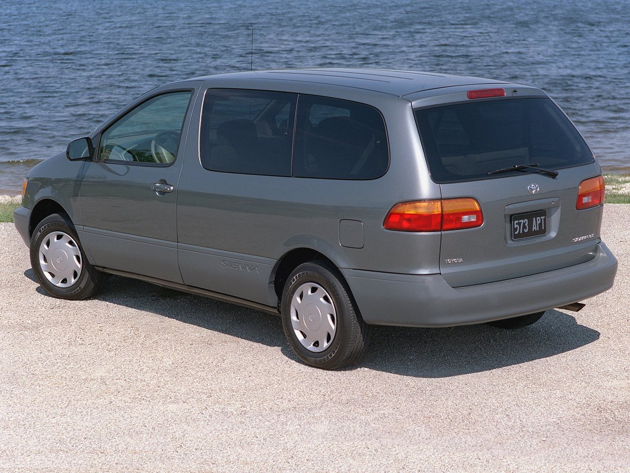 Toyota Sienna I