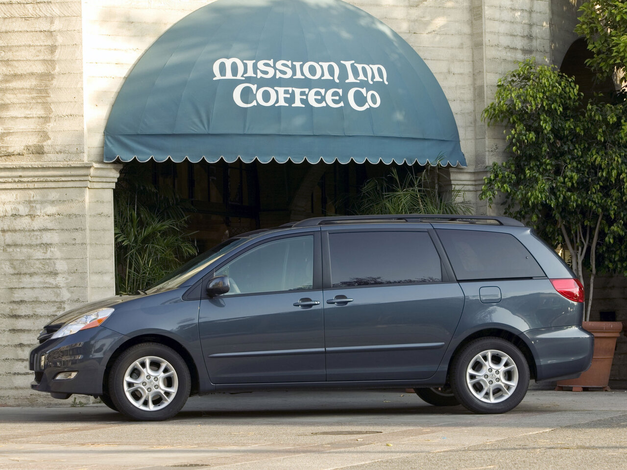 Toyota Sienna II Рестайлинг