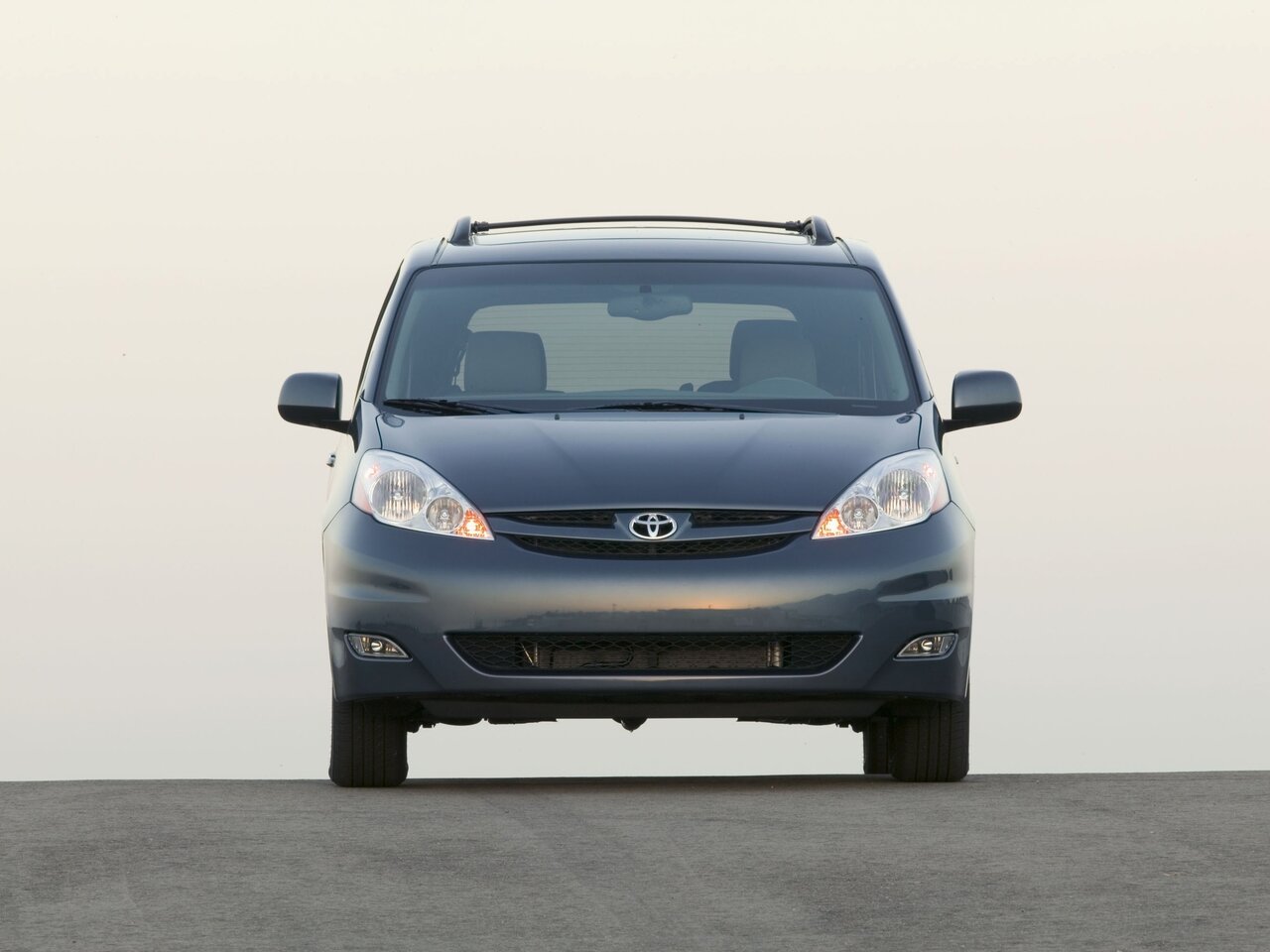 Toyota Sienna II Рестайлинг