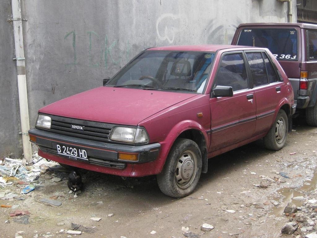 Toyota Starlet III (P70)