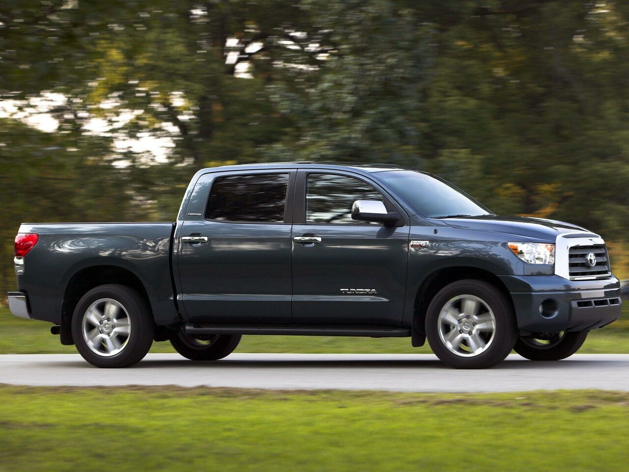 Toyota Tundra II