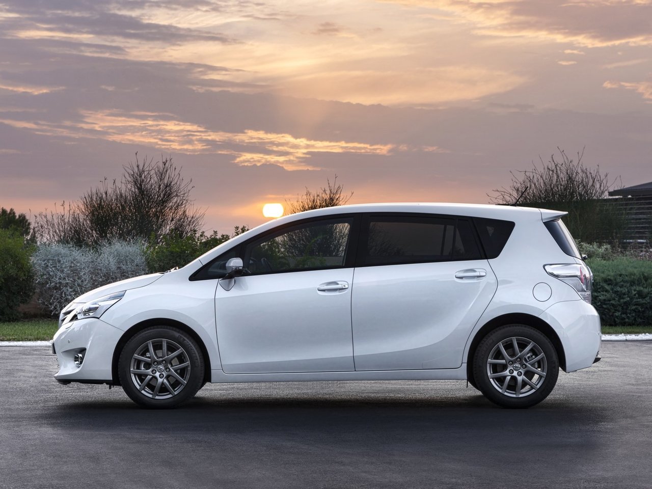 Toyota Verso I Рестайлинг