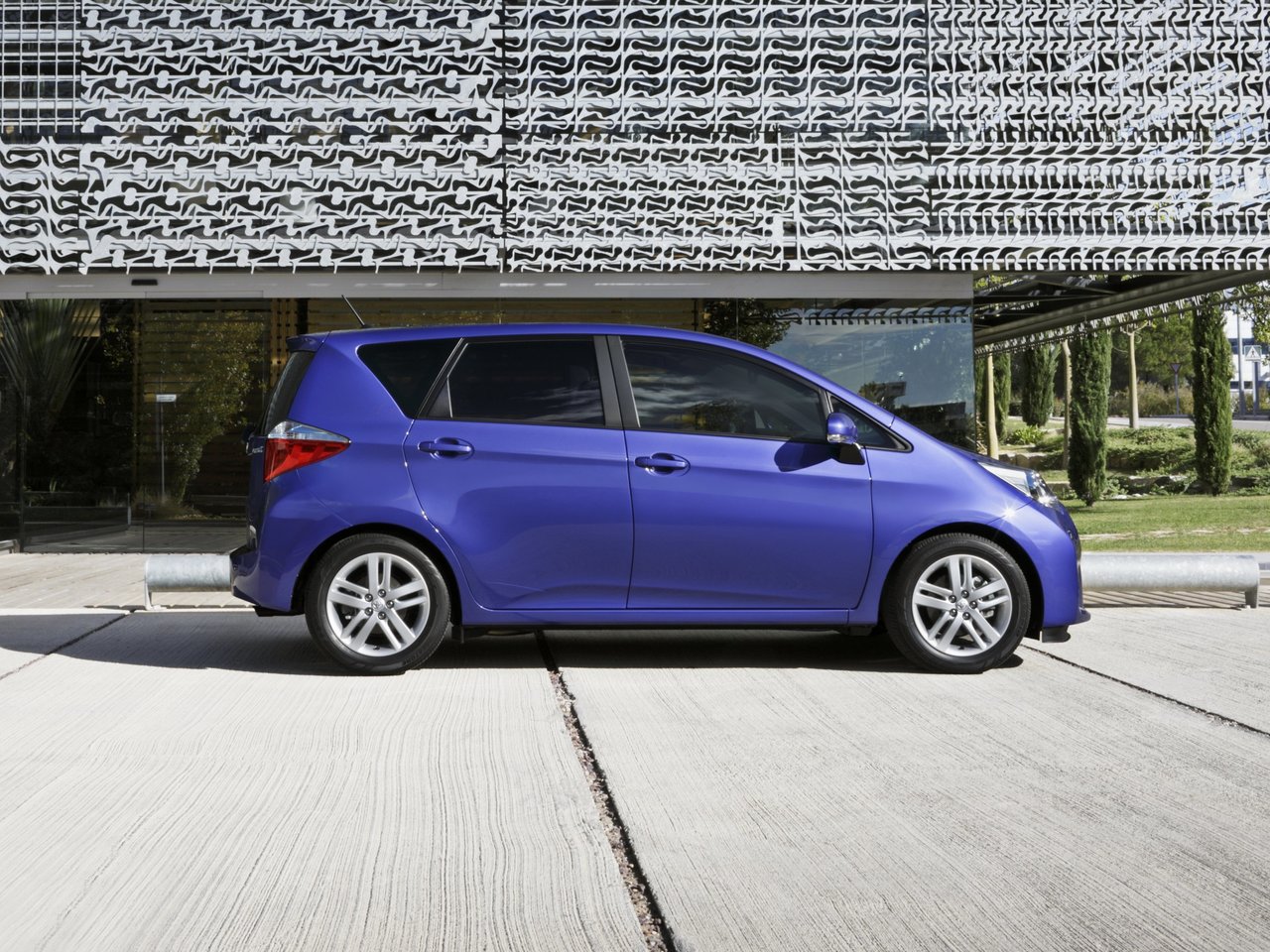 Toyota Verso-S Хэтчбек 5 дв.