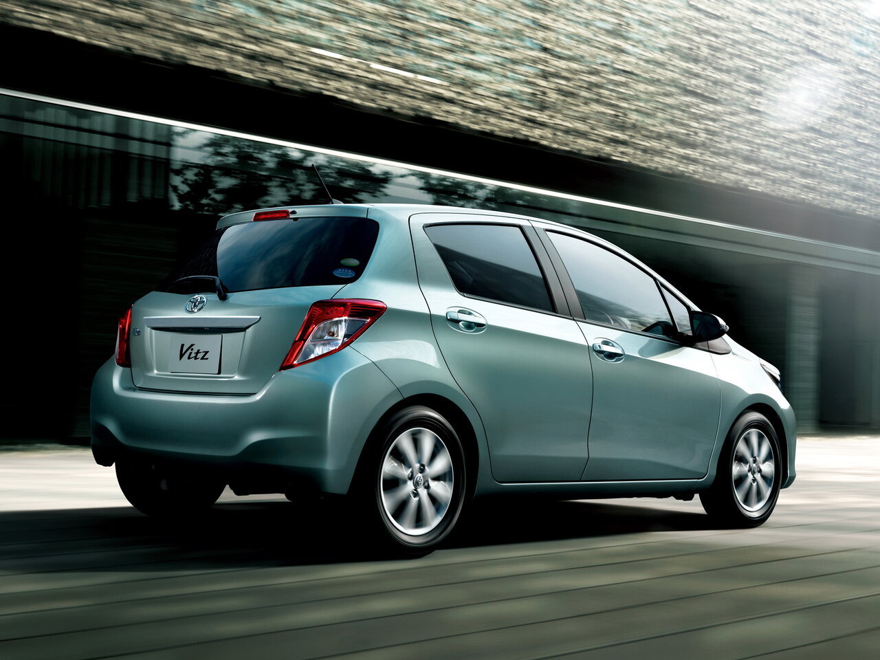 Toyota Vitz III (XP130)