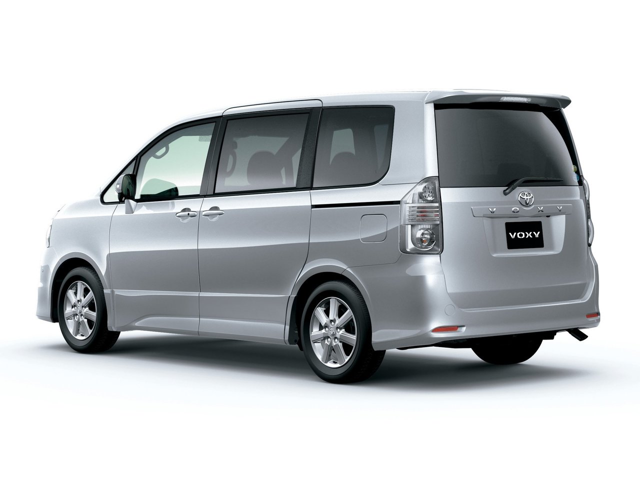 Toyota Voxy II (R70)