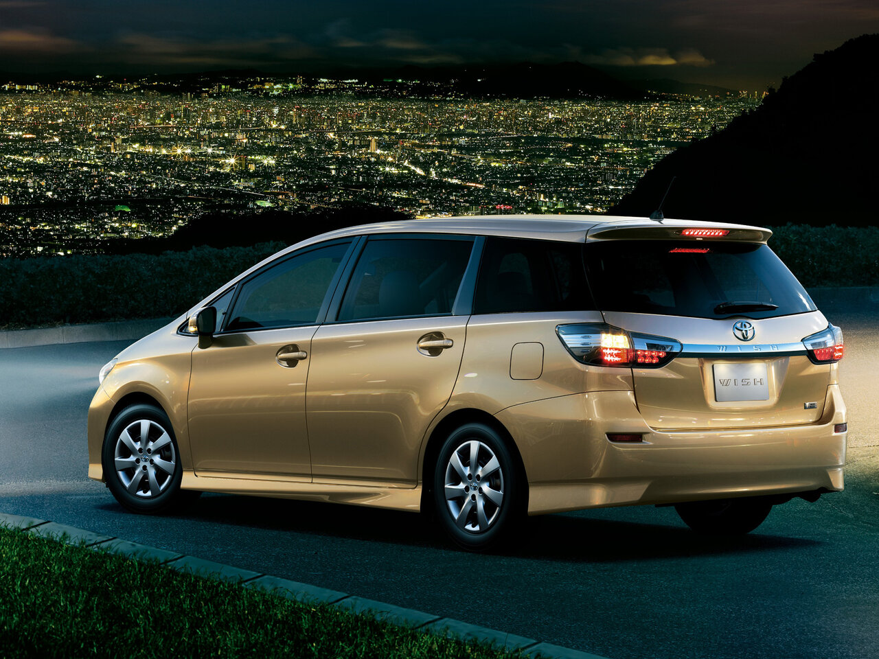 Toyota Wish II Рестайлинг