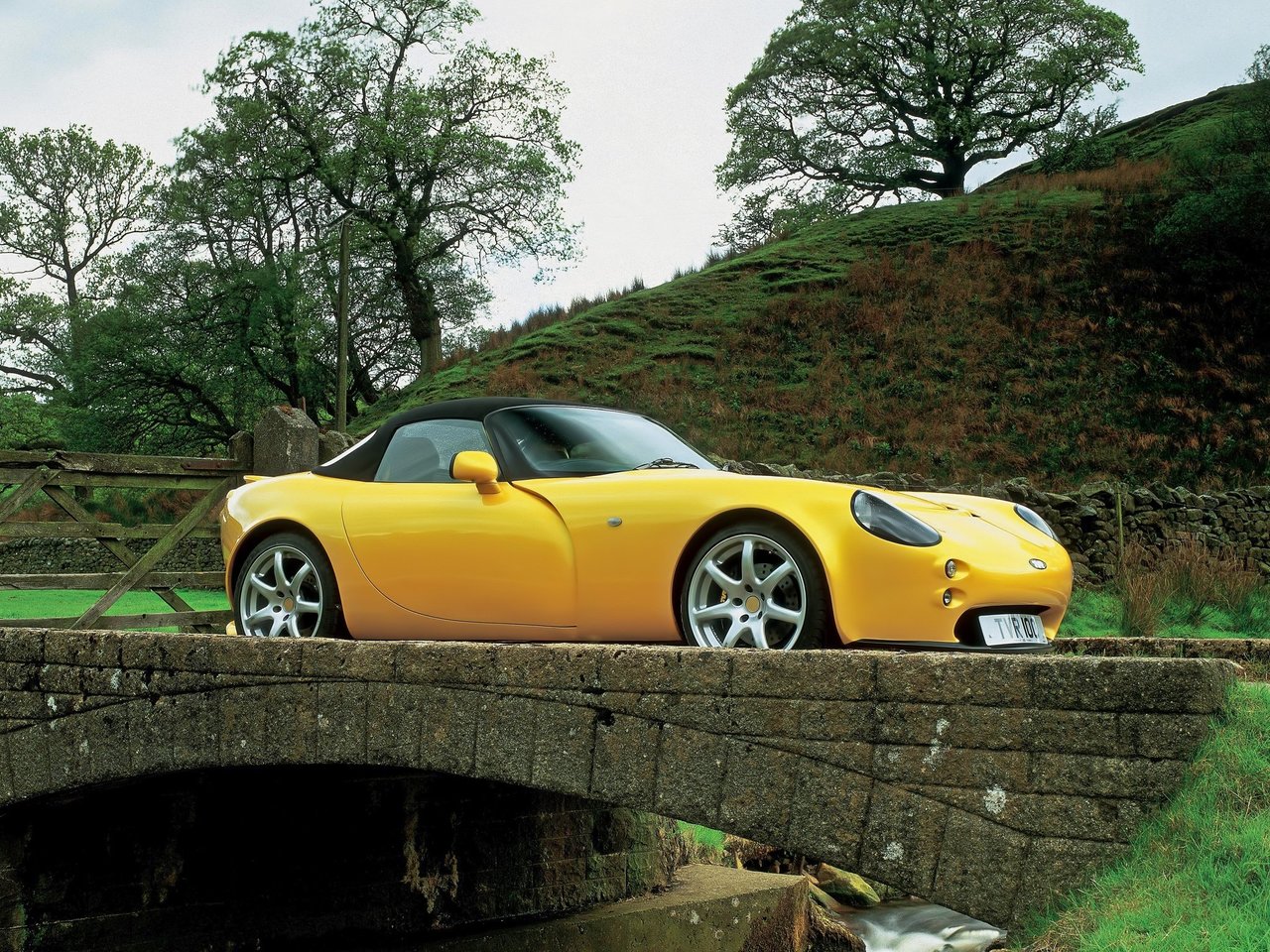 TVR Tamora Родстер