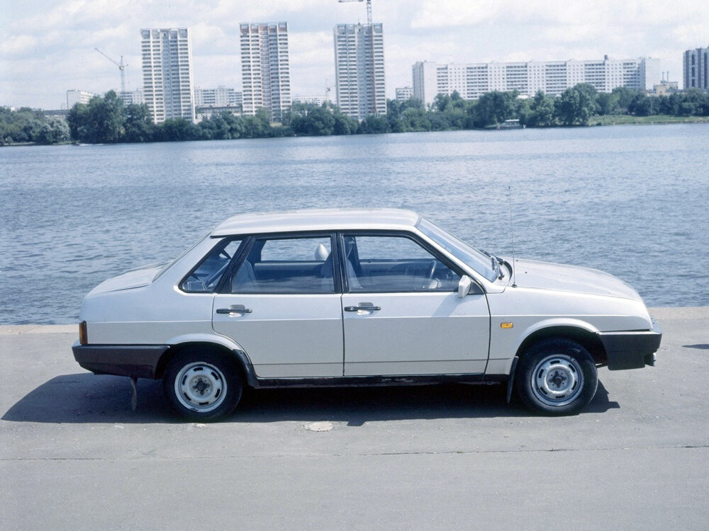 Lada (ВАЗ) 21099 Седан