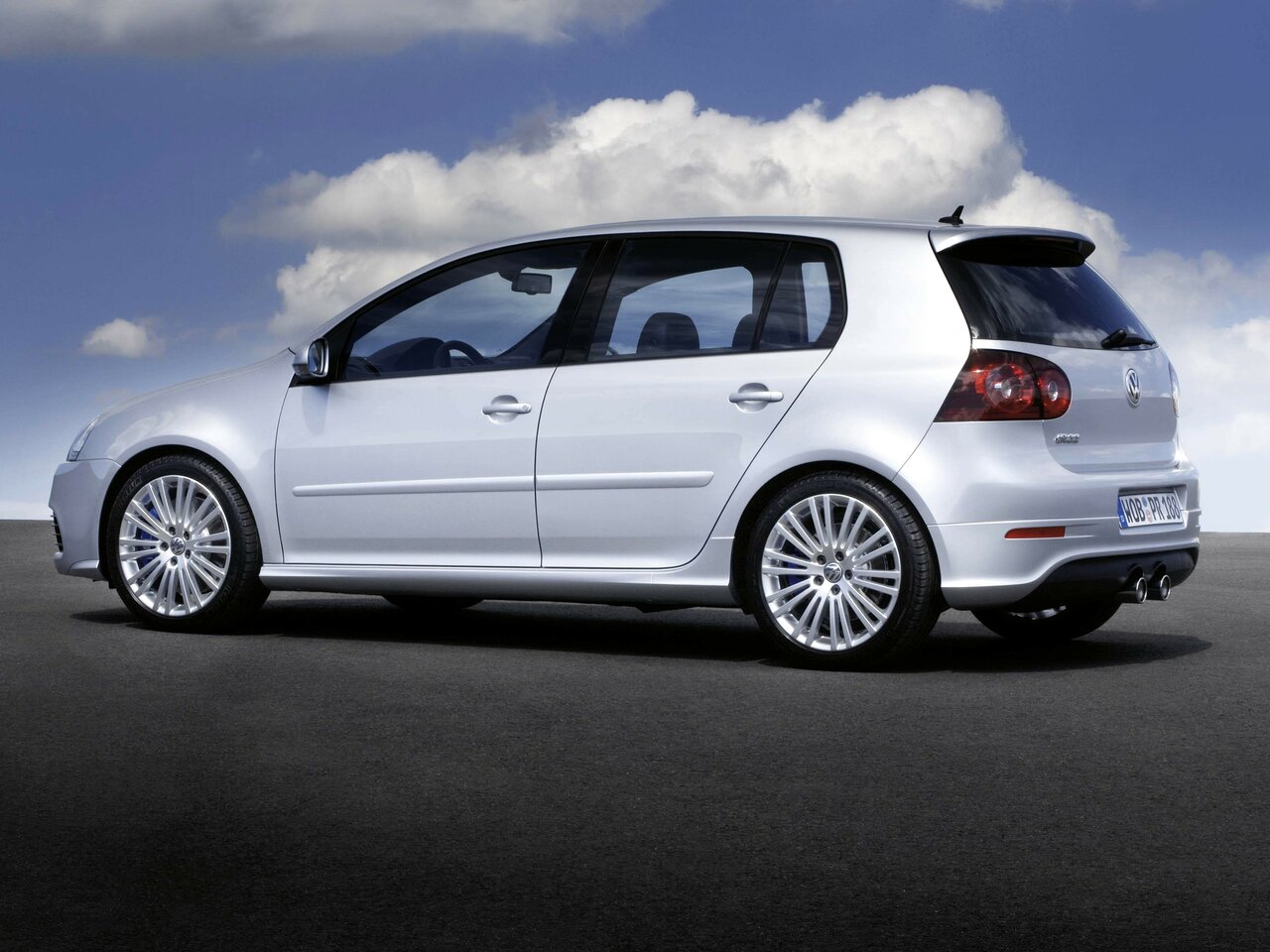 Volkswagen Golf R32 V