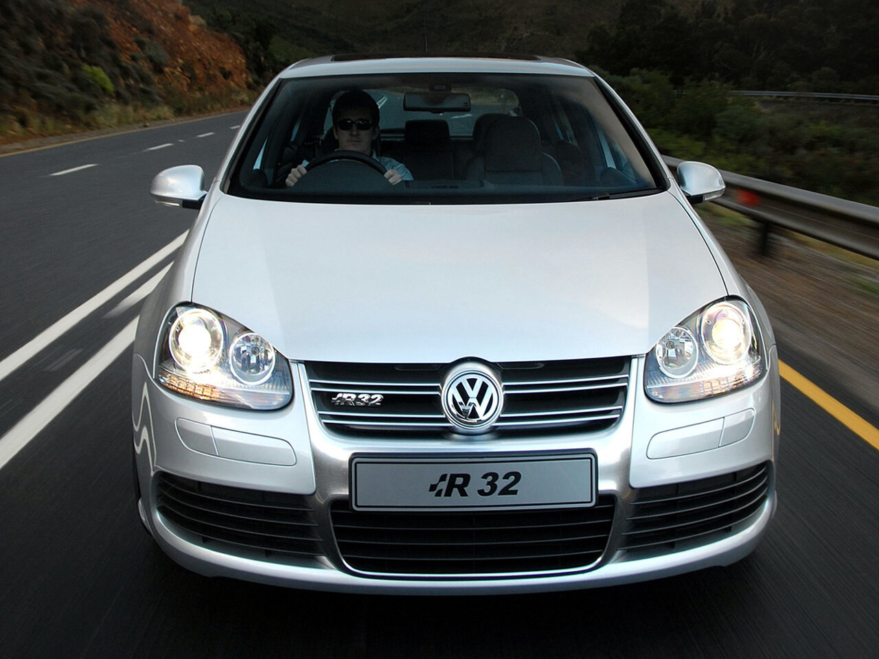 Volkswagen Golf R32 V