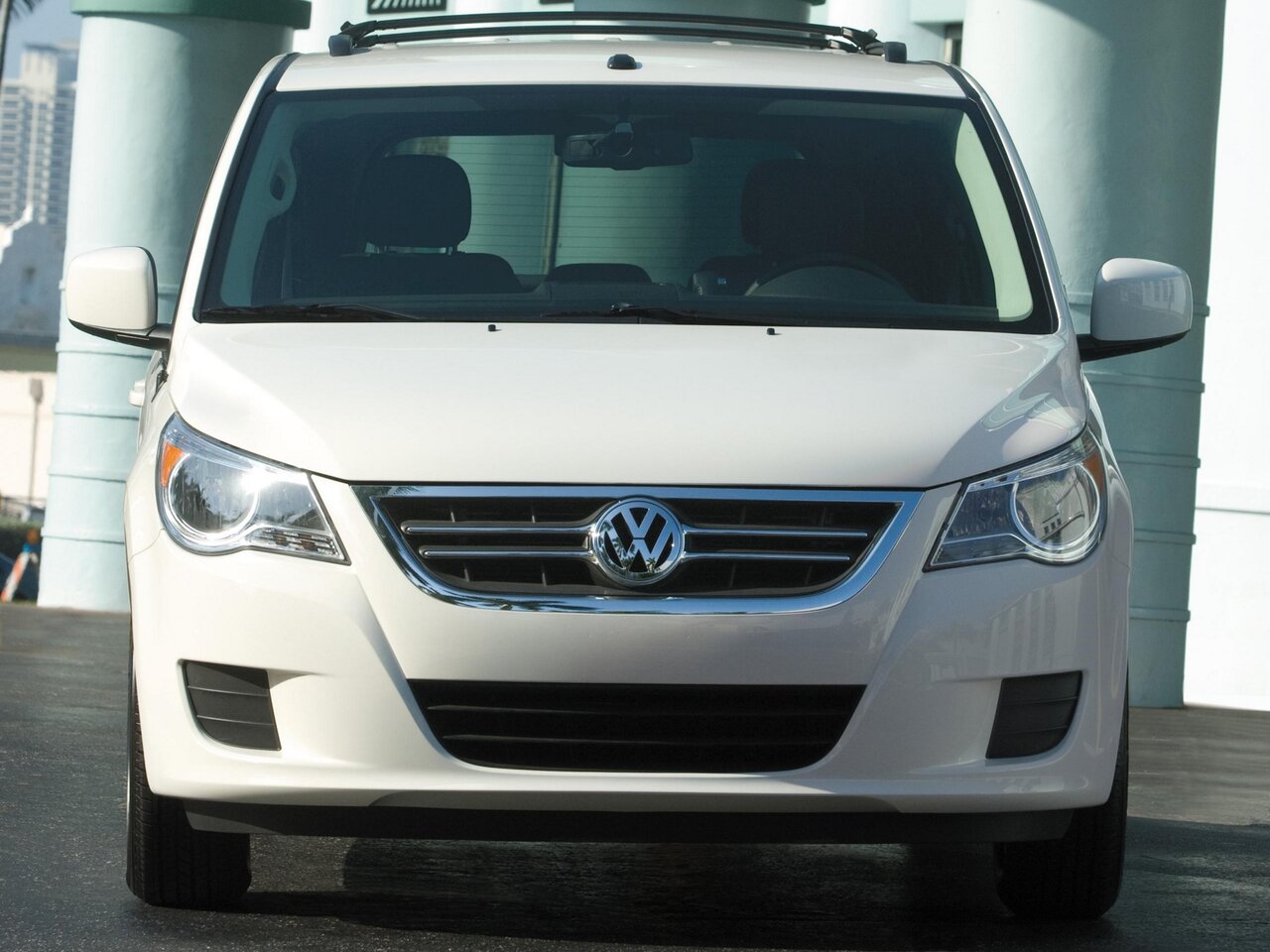 Volkswagen Routan Минивэн