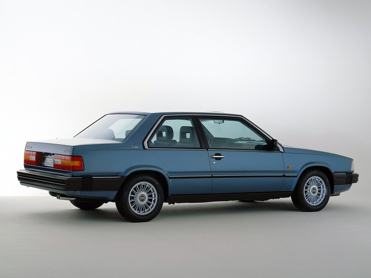 Volvo 780 Седан 2 дв.