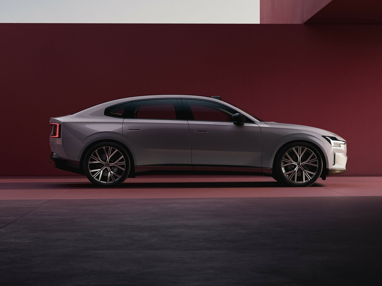 Volvo ES90 Лифтбек