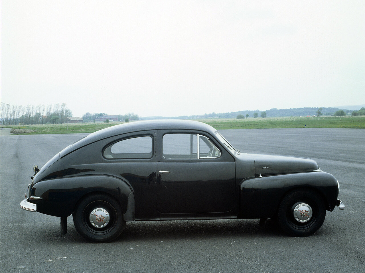 Volvo PV444 Хэтчбек 3 дв.