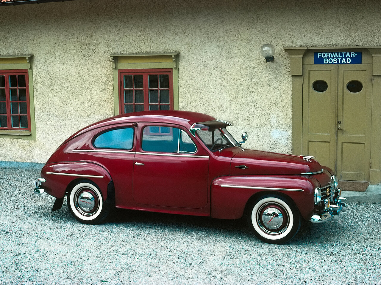 Volvo PV444 Хэтчбек 3 дв.
