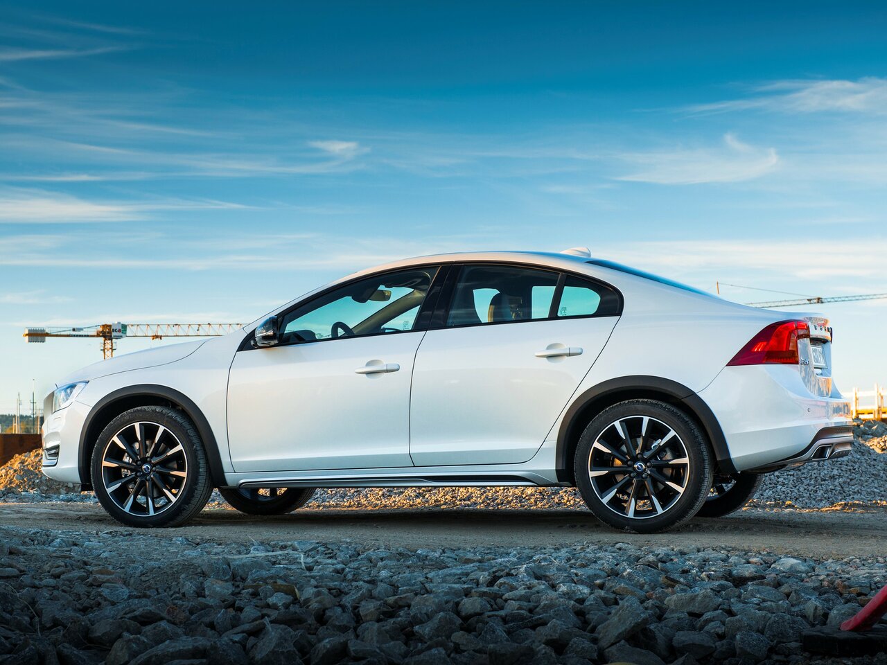 Volvo S60 Cross Country Седан