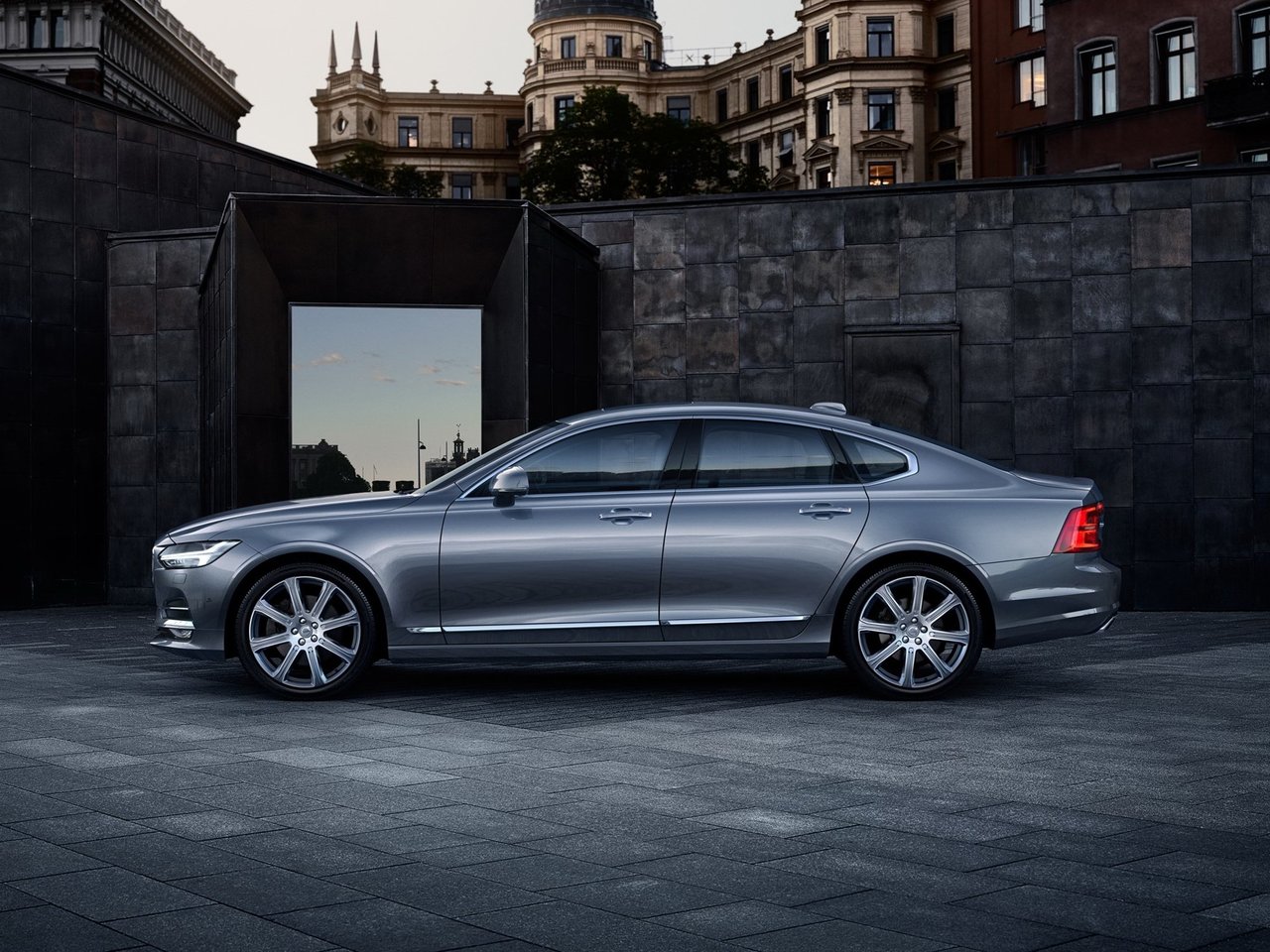 Volvo S90 II