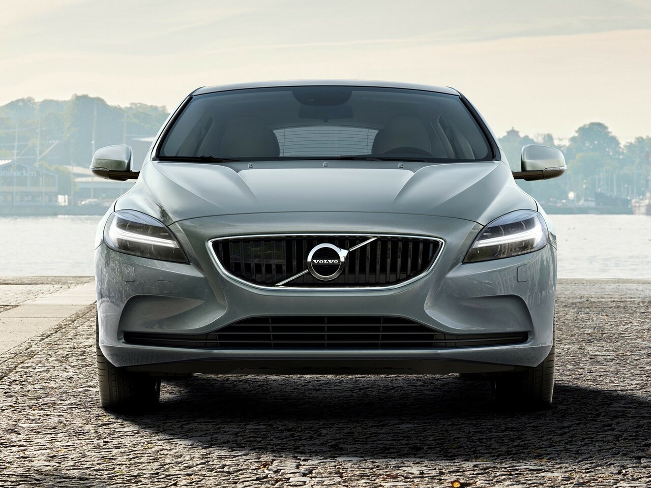 Volvo V40 II Рестайлинг