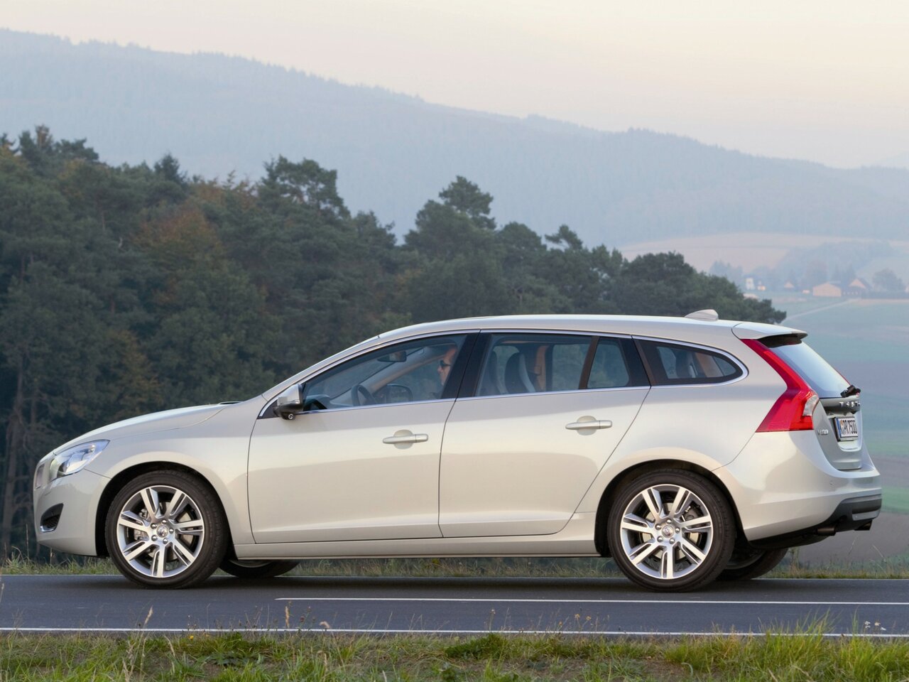 Volvo V60 I