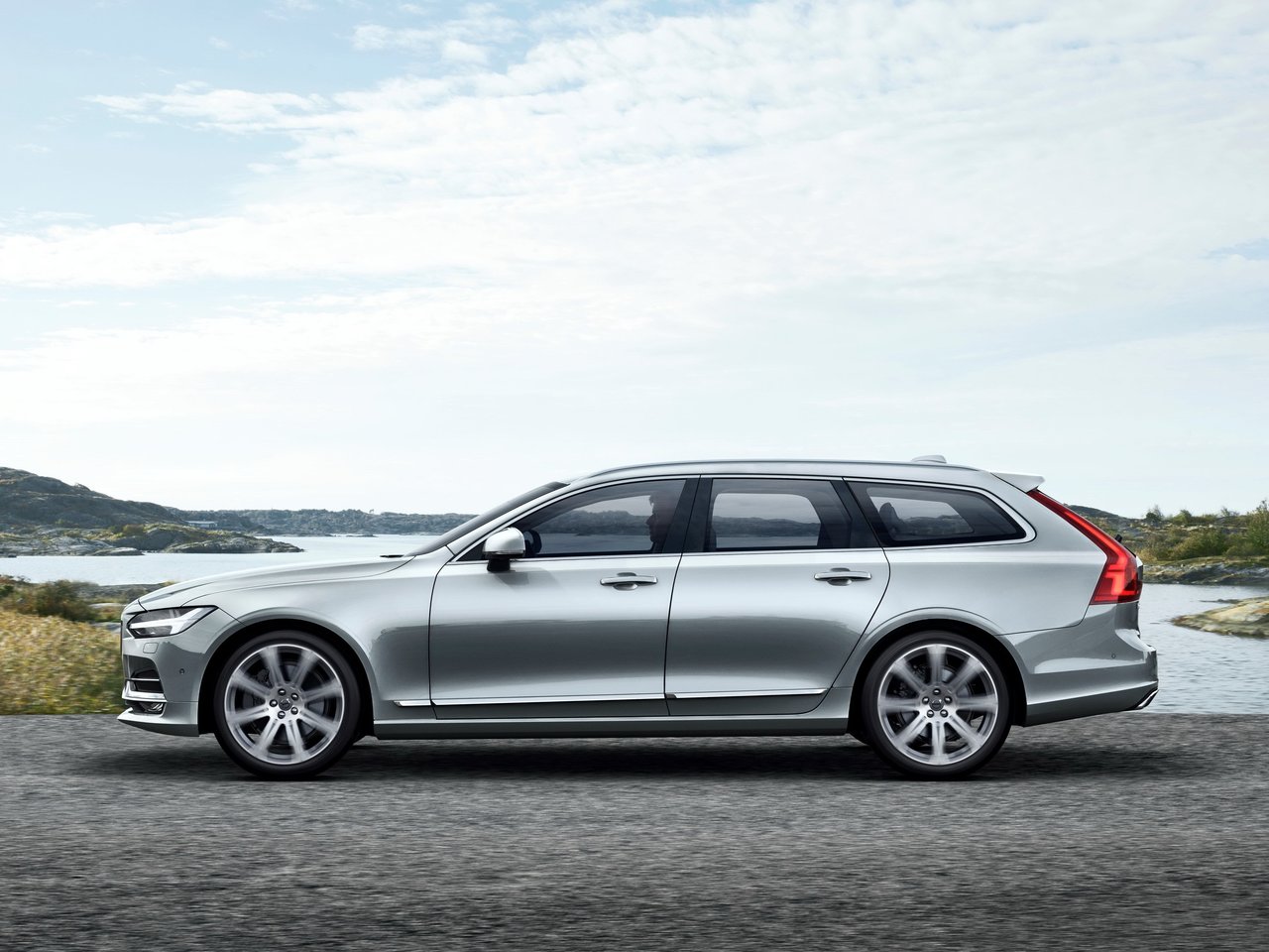 Volvo V90 II