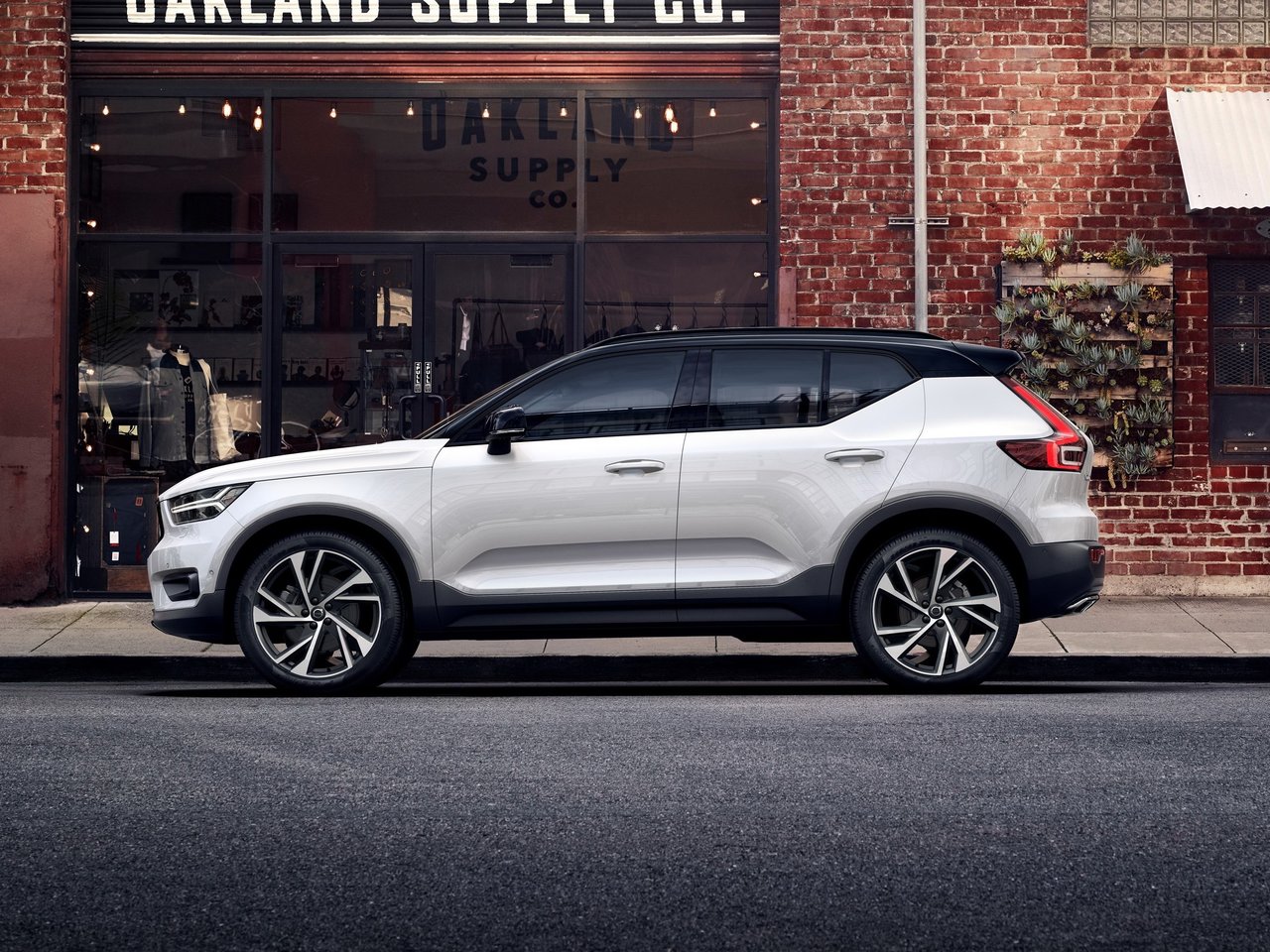 Volvo XC40 I