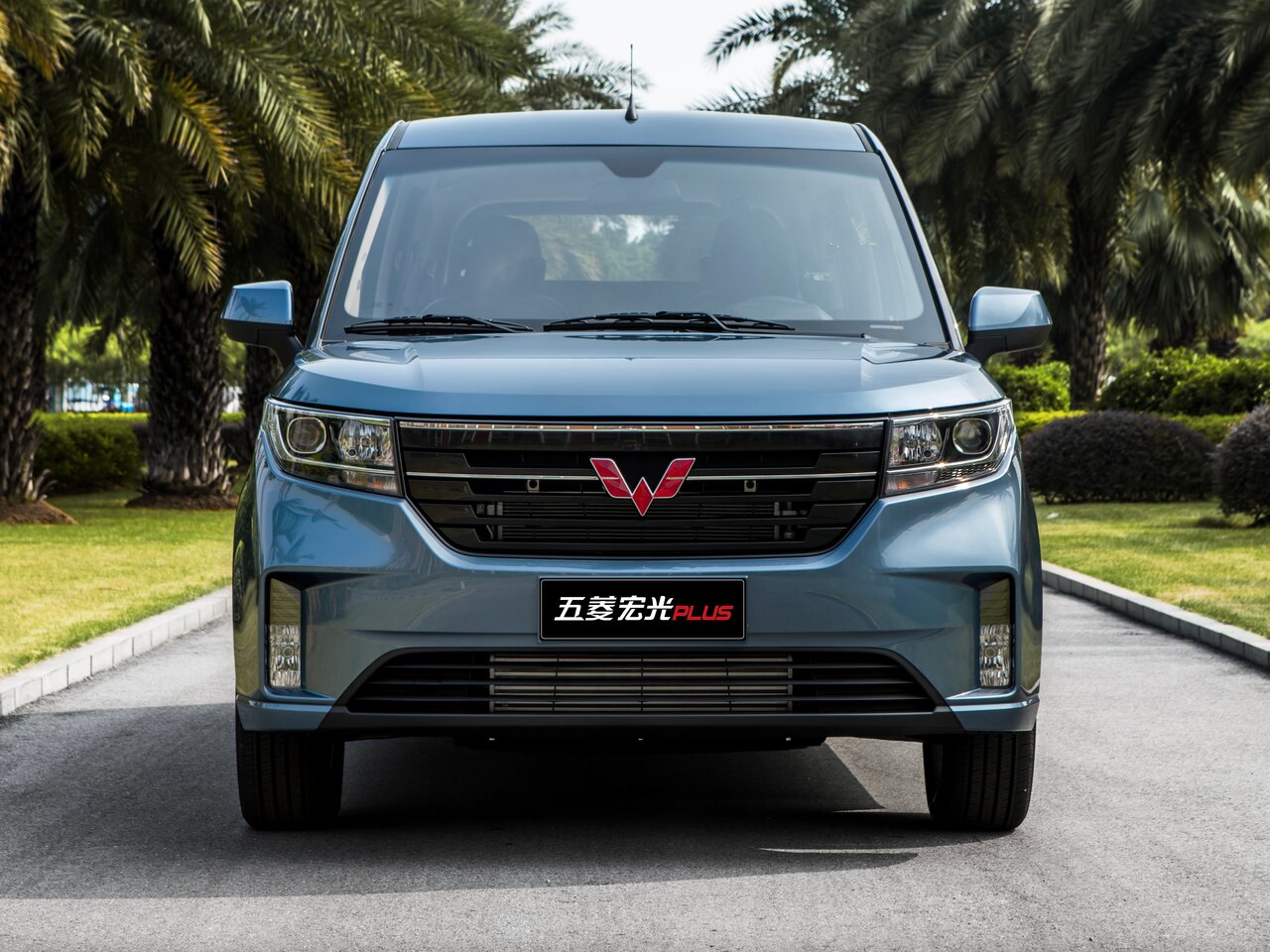 Wuling Hongguang Plus Компактвэн