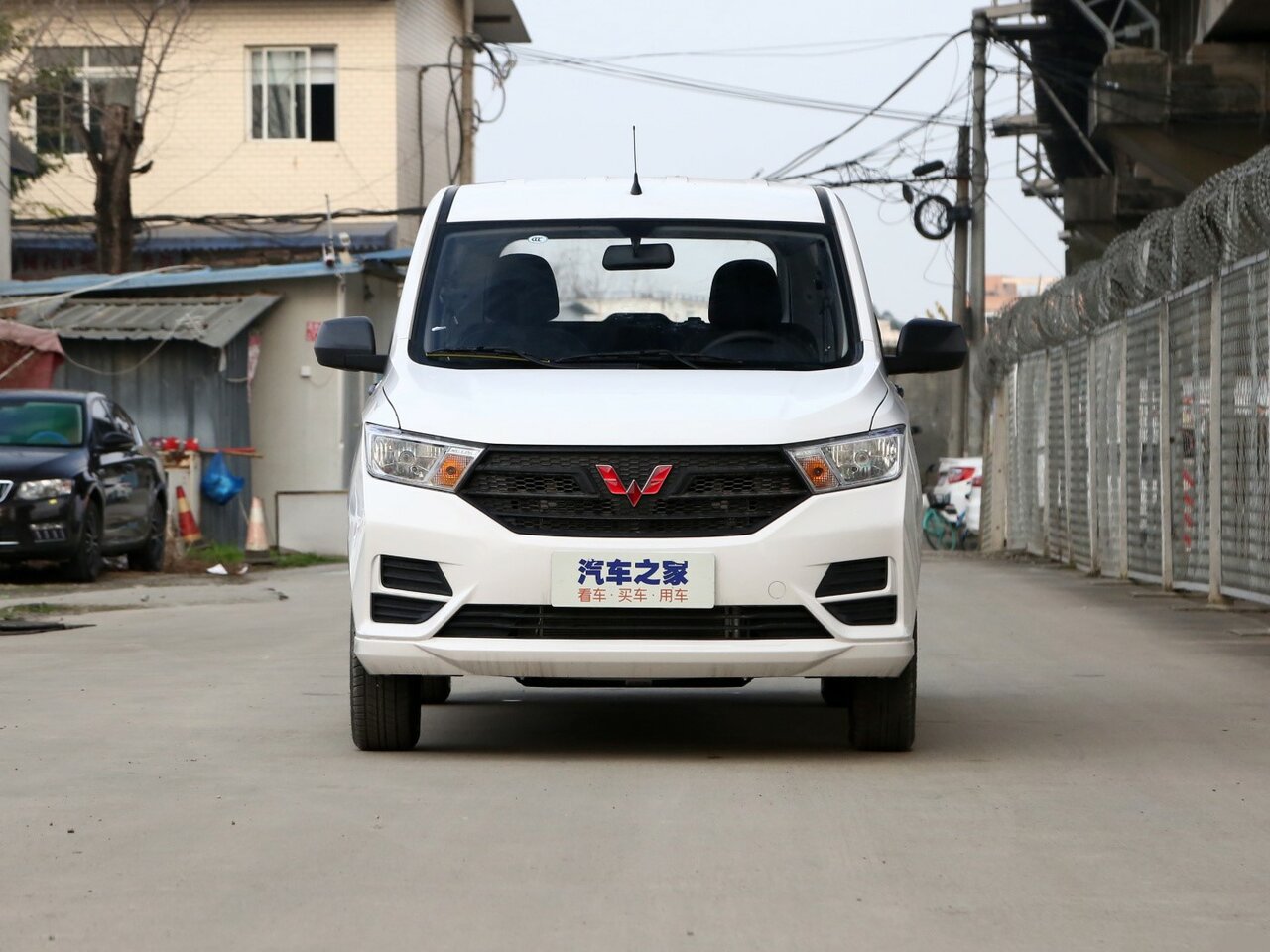 Wuling Hongguang S Компактвэн