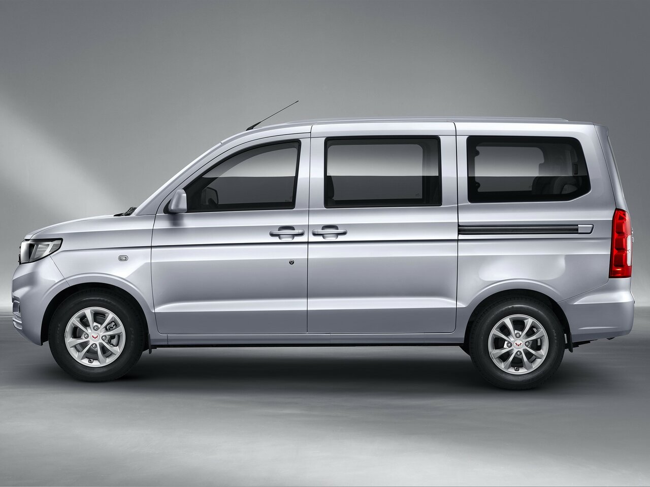 Wuling Hongguang V Компактвэн
