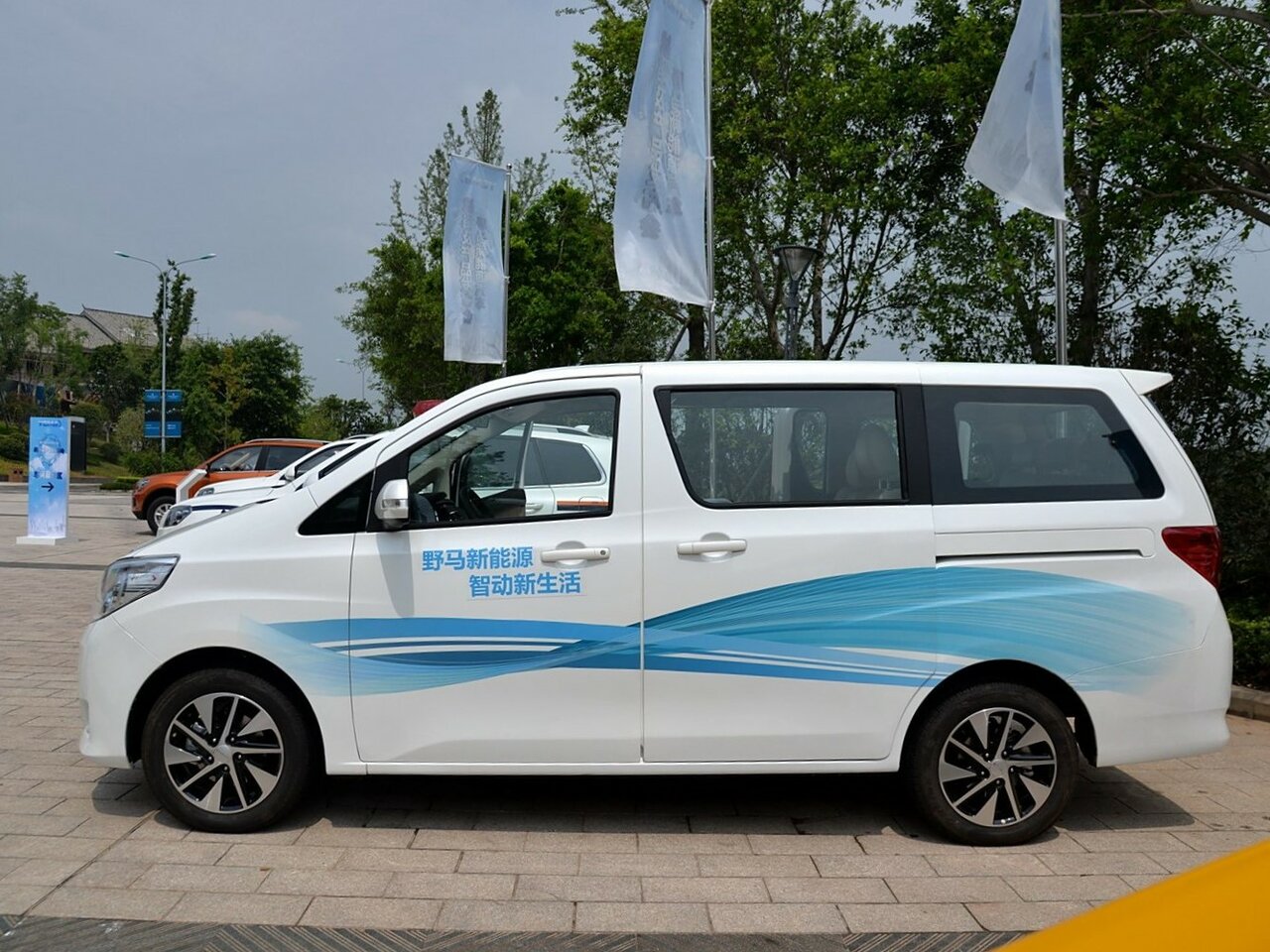 Yema EC30 Минивэн